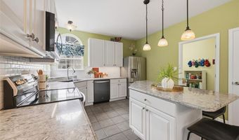 614 Whispering Willows Ct, Ballwin, MO 63021