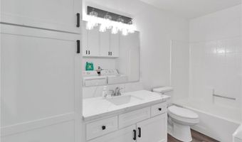 11722 Oak St, Apple Valley, CA 92308