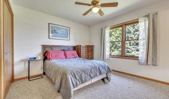 424 Emerald Dr, Arnolds Park, IA 51331