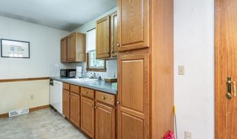 22 Bayview Ave, Berkley, MA 02779