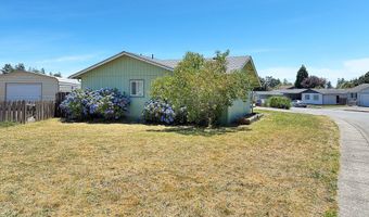 824 KEVIN Pl, Brookings, OR 97415