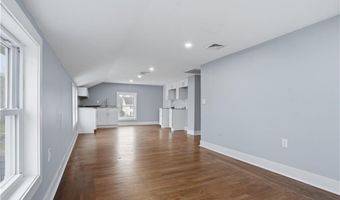 188 Greene Ln, Middletown, RI 02842