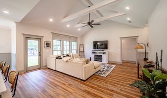 1902 Pebblewood E, Adel, GA 31620