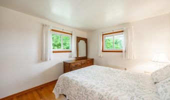408 Hillview Dr, Aurora, IN 47001