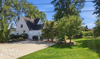 206 Edgewater Dr, Algonac, MI 48001