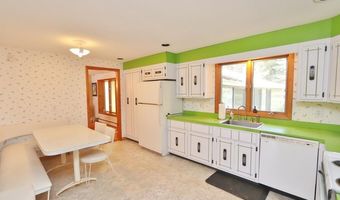 16 Hempstead Ave, Bangor, ME 04401