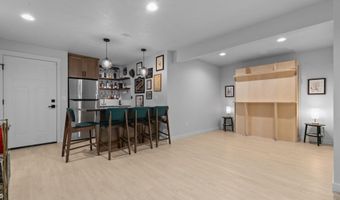 W5553 HOELZEL Way, Appleton, WI 54915