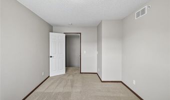 15533 Eagle Shore Dr 806, Apple Valley, MN 55124