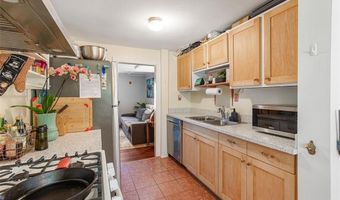 74 Third St, Newport, RI 02840