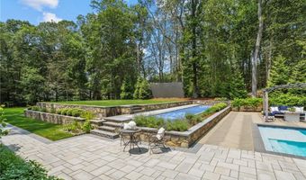 75 Walnut Dr, East Greenwich, RI 02818