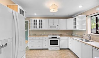 652 LAKE VILLAS Dr D, Altamonte Springs, FL 32701