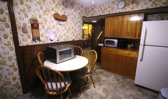 878 County Line Rd, Amityville, NY 11701