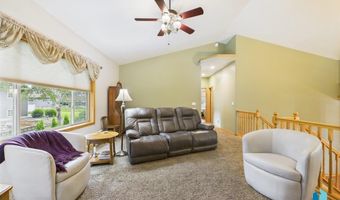 605 S Palmer Dr, Brandon, SD 57005