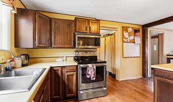 585 Riverside Dr, Augusta, ME 04330