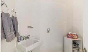 1210 Henry St, Ann Arbor, MI 48104