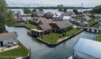 130 Delta Dr, Algonac, MI 48001