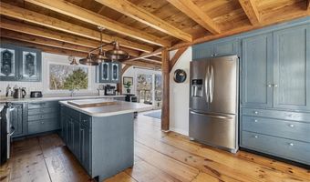 40 Charlotte Ave, North Kingstown, RI 02874