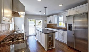 6 Levitt Ave, Bergenfield, NJ 07621