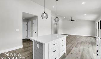 144 Channelsyde Dr, Algonac, MI 48001