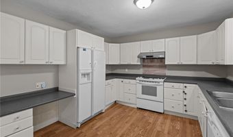 19 Irondale St, Warwick, RI 02886