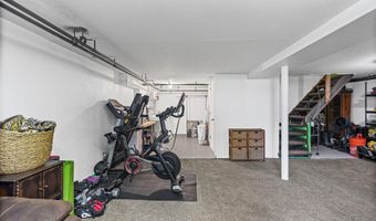 24 Westlyn Ct, Albany, NY 12203