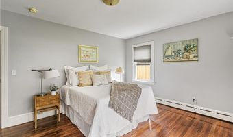 6 Ansonia Ave, Bristol, RI 02809