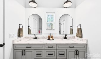 25 W Haven Dr, Arden, NC 28704