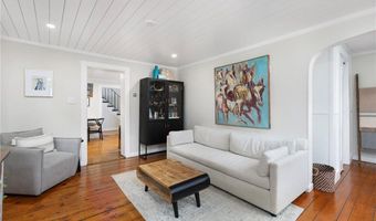 29 Bacheller St, Newport, RI 02840