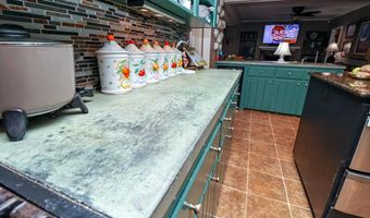 205 Valley Dr, Americus, GA 31709