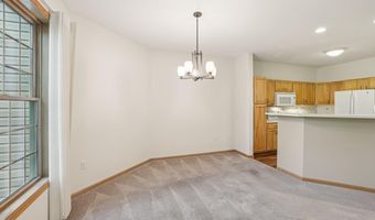 3354 N Stone Creek Cir, Madison, WI 53719