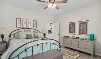 125 Rolling Hills Blvd, Alvord, TX 76225