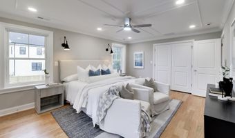 6410 WINNEPEG Rd, Bethesda, MD 20817