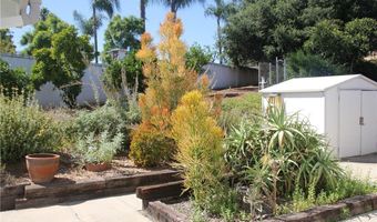 520 Woodland Hills Dr, Escondido, CA 92029
