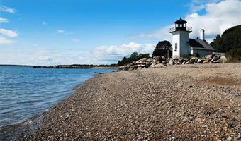 7 Old Ferry Rd, Bristol, RI 02809