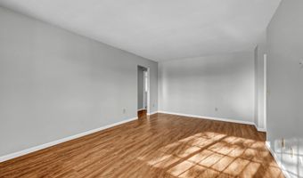 26 Essex Ct 26, Brookfield, CT 06804