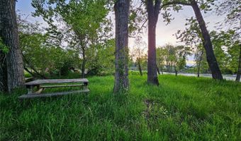 21 Old Boulder Rd, Big Timber, MT 59011