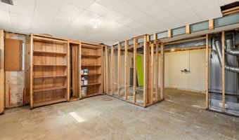 1055 Thomas Dr, Ashland, OH 44805