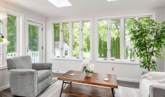 320 Spruce St, Cheshire, CT 06410