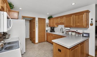 842 Lindsay Ct SW, Altoona, IA 50009
