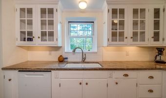 18 Plum Tree Rd, Amherst, MA 01002