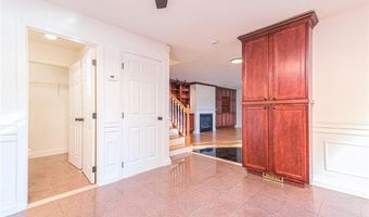 6 Caddy Rock Rd C, North Kingstown, RI 02852