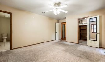 35 Fenchurch Dr, Bella Vista, AR 72715