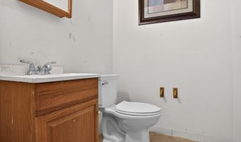 726 PLUMTREE Ln, Claymont, DE 19703