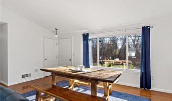 70 Pettee Ave, North Kingstown, RI 02852