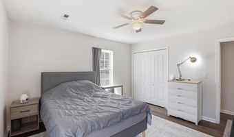 1 CROSLEY Ct, Dover, DE 19904