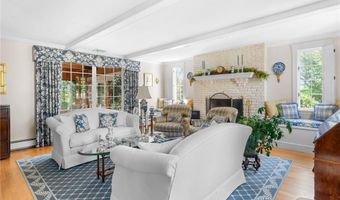 429 Woonsocket Hill Rd, North Smithfield, RI 02896