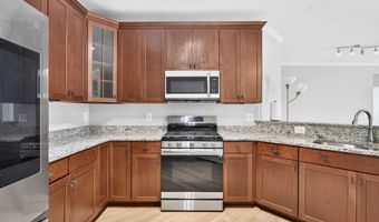 41895 CATHEDRAL VALLEY Sq 401, Aldie, VA 20105