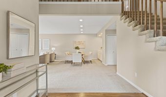 2766 Maitland Dr, Ann Arbor, MI 48105