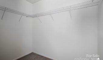 3902 Larkhaven Village Dr, Charlotte, NC 28215
