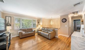 6 Juniper Rd, Alloway, NJ 07422